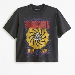 Abercrombie men’s cropped Soundgarden Band tee